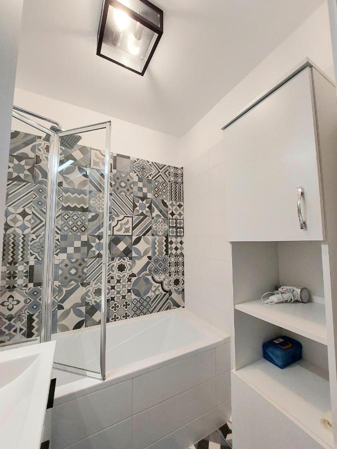 Aweshome City Apartment - 3 Bedrooms And Free Parking Debrecen Exterior photo